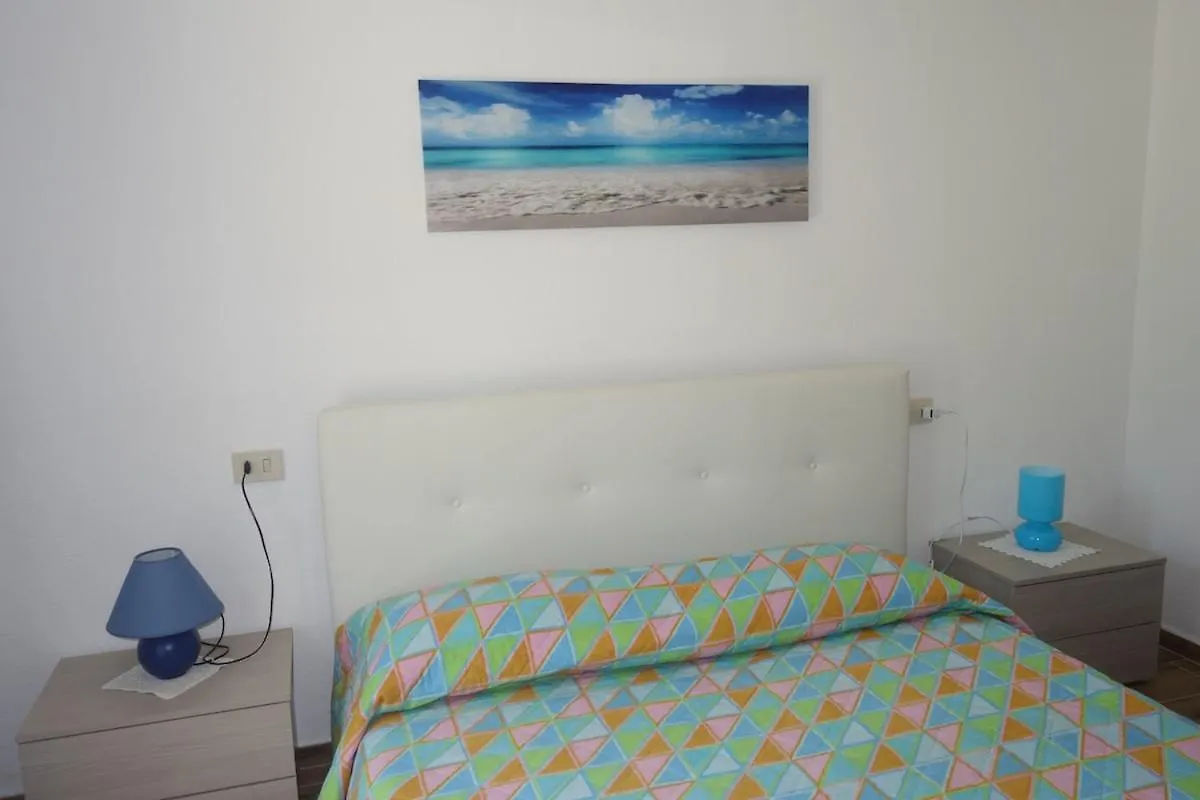 Vacanze A Villa Ortensia 산테오도로 펜션