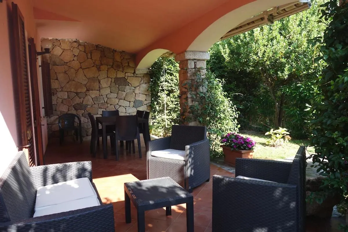 Vacanze A Villa Ortensia 산테오도로 펜션