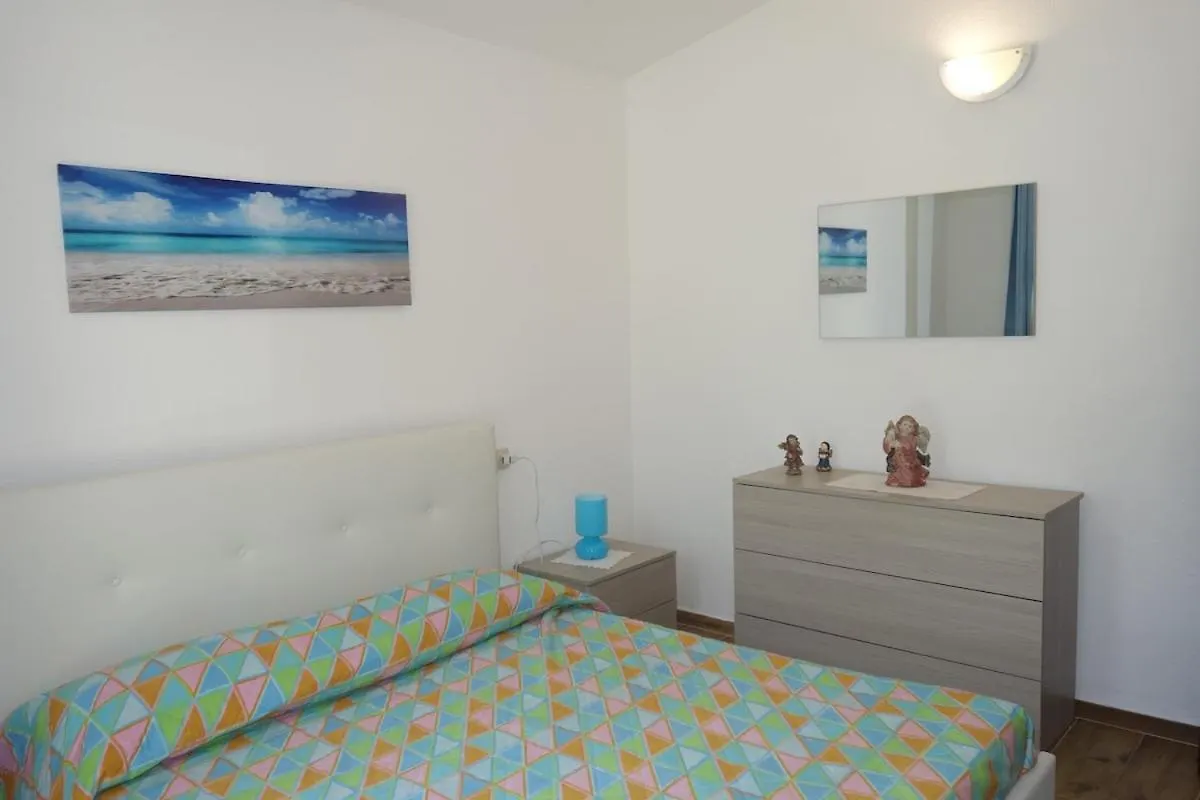 Vacanze A Villa Ortensia 산테오도로 0*,