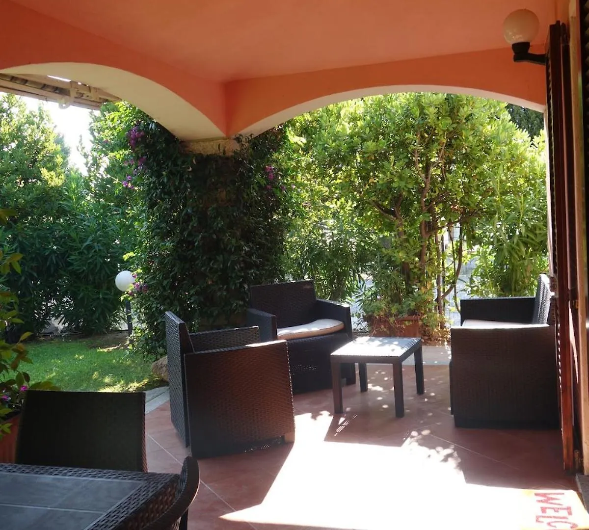 Vacanze A Villa Ortensia 산테오도로